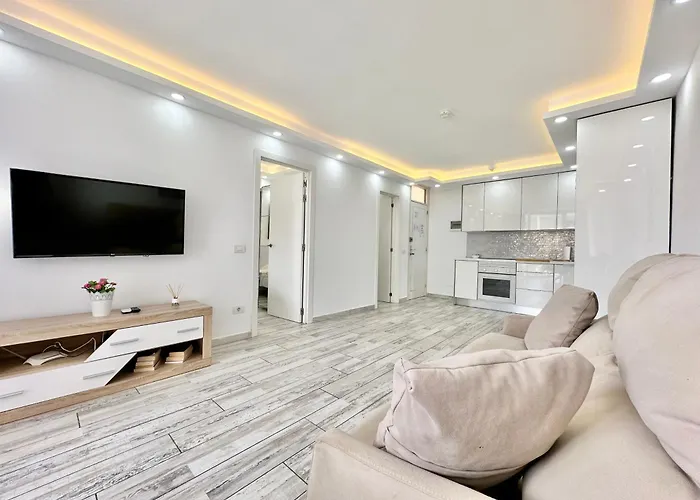 Torres De Yomely - M4g 美洲海滩