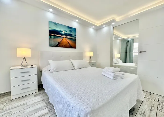 Torres De Yomely - M4g * 플라야데라스아메리카스